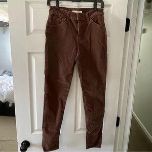 LEVI’s brown corduroy skinny pant